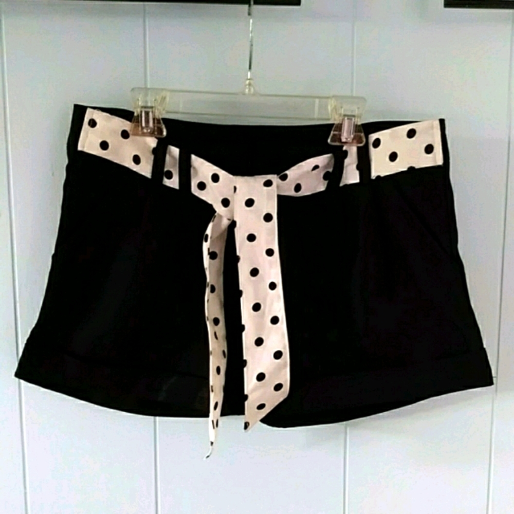 NWT Black cuffed shorts with polka dot belt